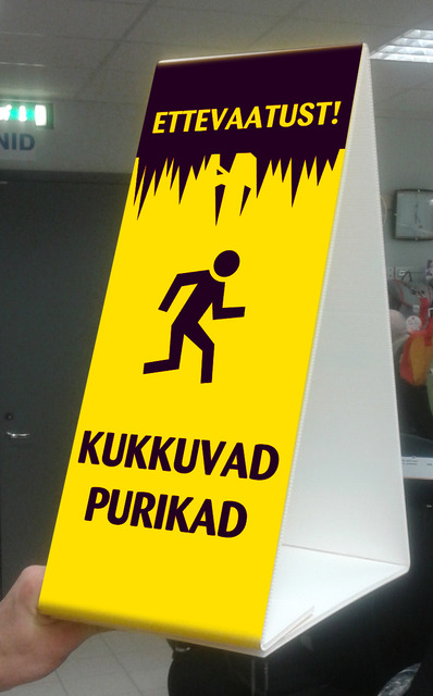 Varoitus teline putoavat jääpuikot Varoitus teline putoavat jääpuikot