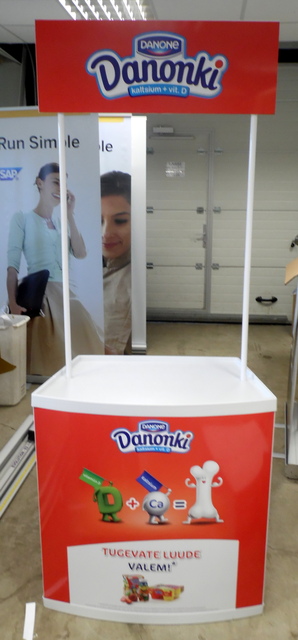 Esittelypöytä Stand Danonki Esittelypöytä Stand Danonki