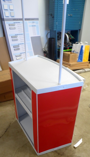 Esittelypöytä Stand Danonki Esittelypöytä Stand Danonki