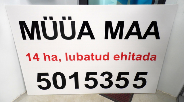 Mainoskyltti MÜÜA MAA Mainoskyltti MÜÜA MAA