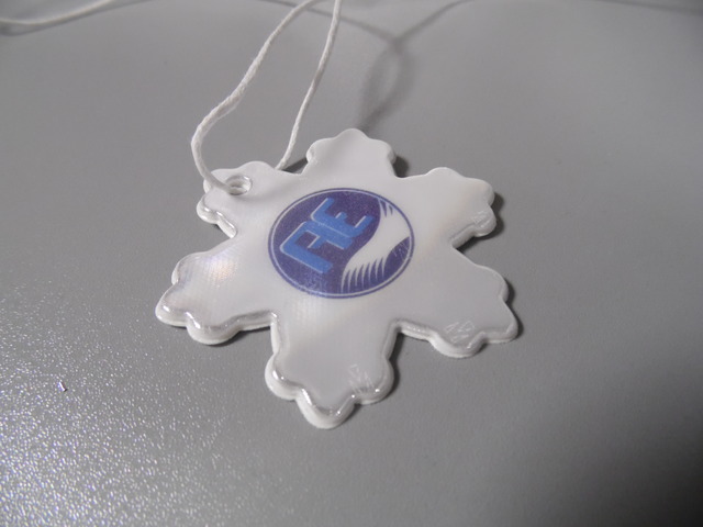 Pehmoheijastin lumihiutale