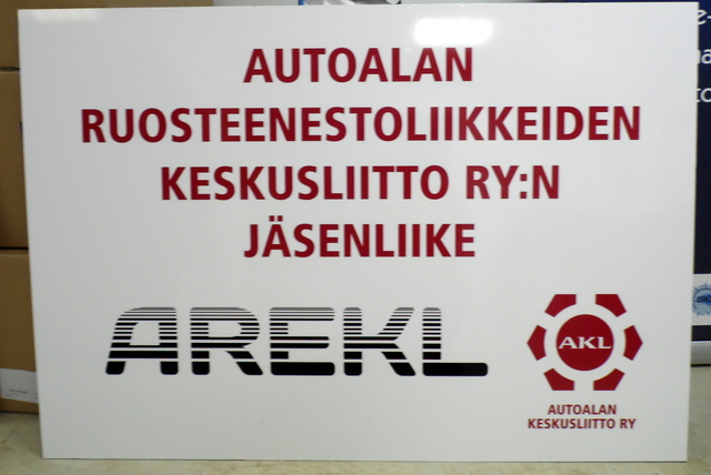 Alumiinikomposiittilevy kyltti tarralla Arekl Alumiinikomposiittilevy kyltti tarralla Arekl