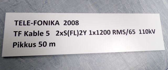 Alumiinikomposiittilevy kyltti, teksti kaiverrettu Alumiinikomposiittilevy kyltti, teksti kaiverrettu