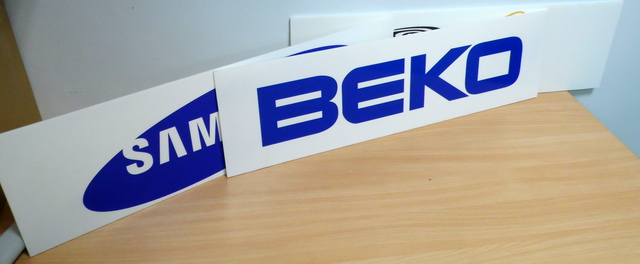 Valkoisesta pleksilasista kyltit Beko Valkoisesta pleksilasista kyltit Beko