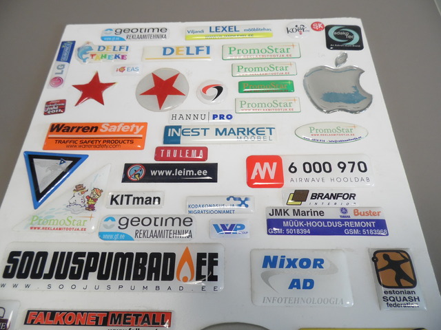 3D tarrat omalla logolla 3D tarrat omalla logolla